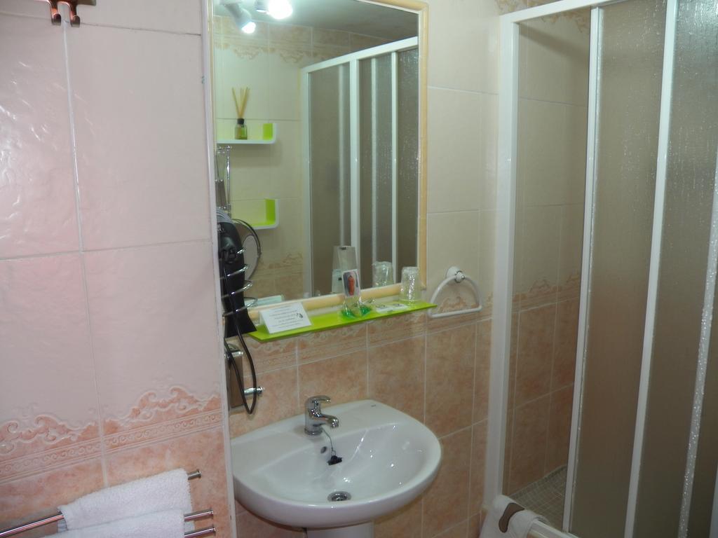 Pension El Otero Guadalajara Room photo